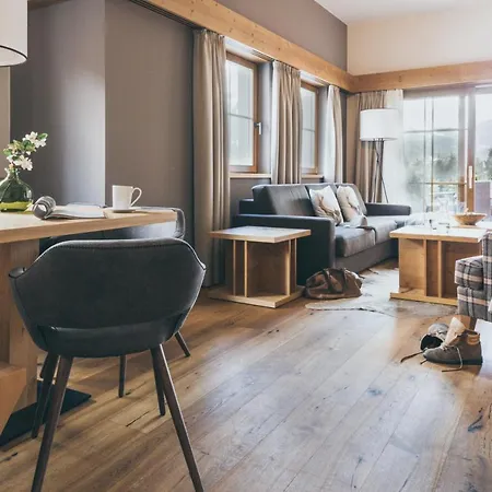 Apartahotel Pur & 4*