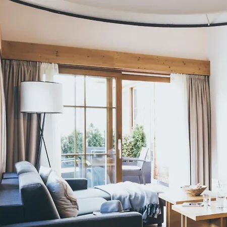 Pur & Aparthotel Lermoos