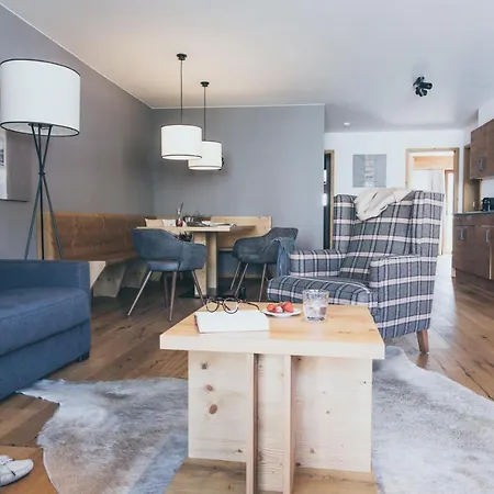 Aparthotel Pur & 4*