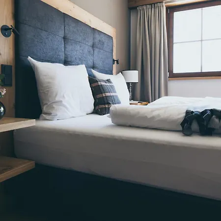 Pur & Aparthotel 4*