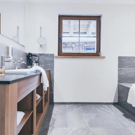 Pur & Aparthotel 4*