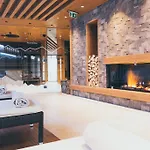 Pur & Aparthotel Lermoos