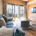 Pur & Aparthotel 4*