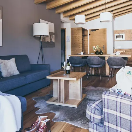 Pur & Apartmanhotel 4*