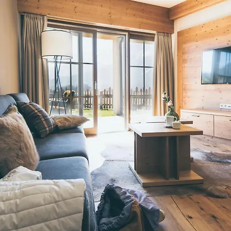 Pur & Apartmanhotel 4*