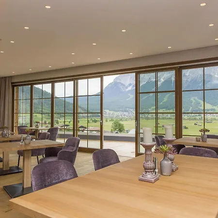 Apartmanhotel Pur & 4*