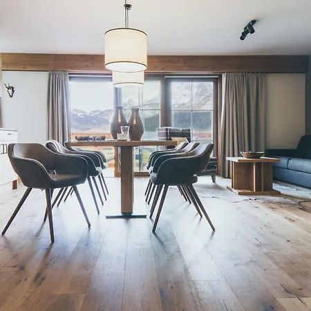 Pur & Apartmanhotel Lermoos