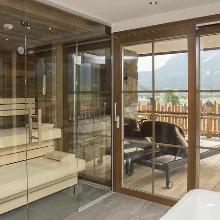 Pur & Apartmanhotel 4*